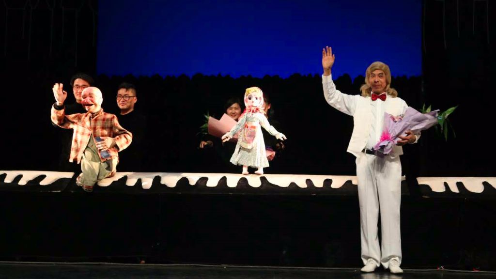 校园文化工作中心 卖火柴的小女孩谢幕照_副本